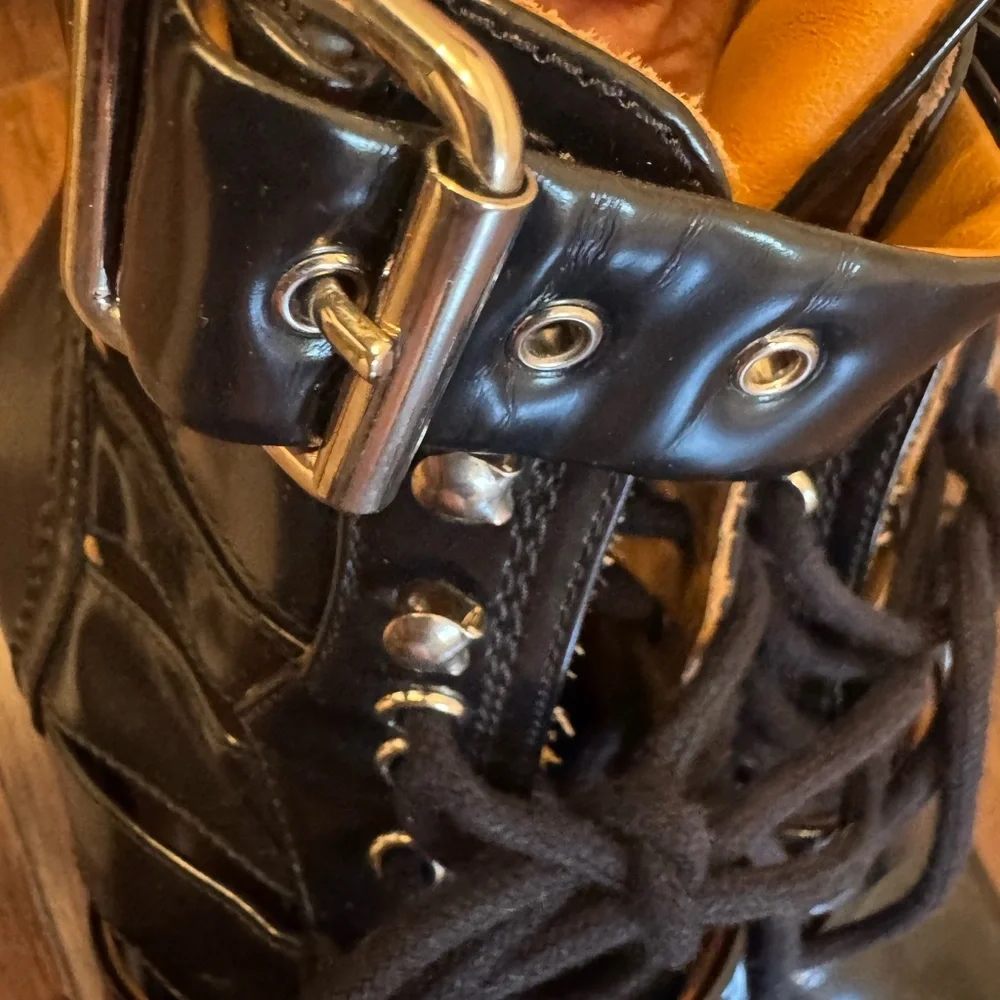 Chloe Rylee Cut Out Booties - Picture 10 of 12